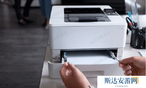 检查打印机是否有纸或纸卡住 检查打印机是否有纸或纸卡住